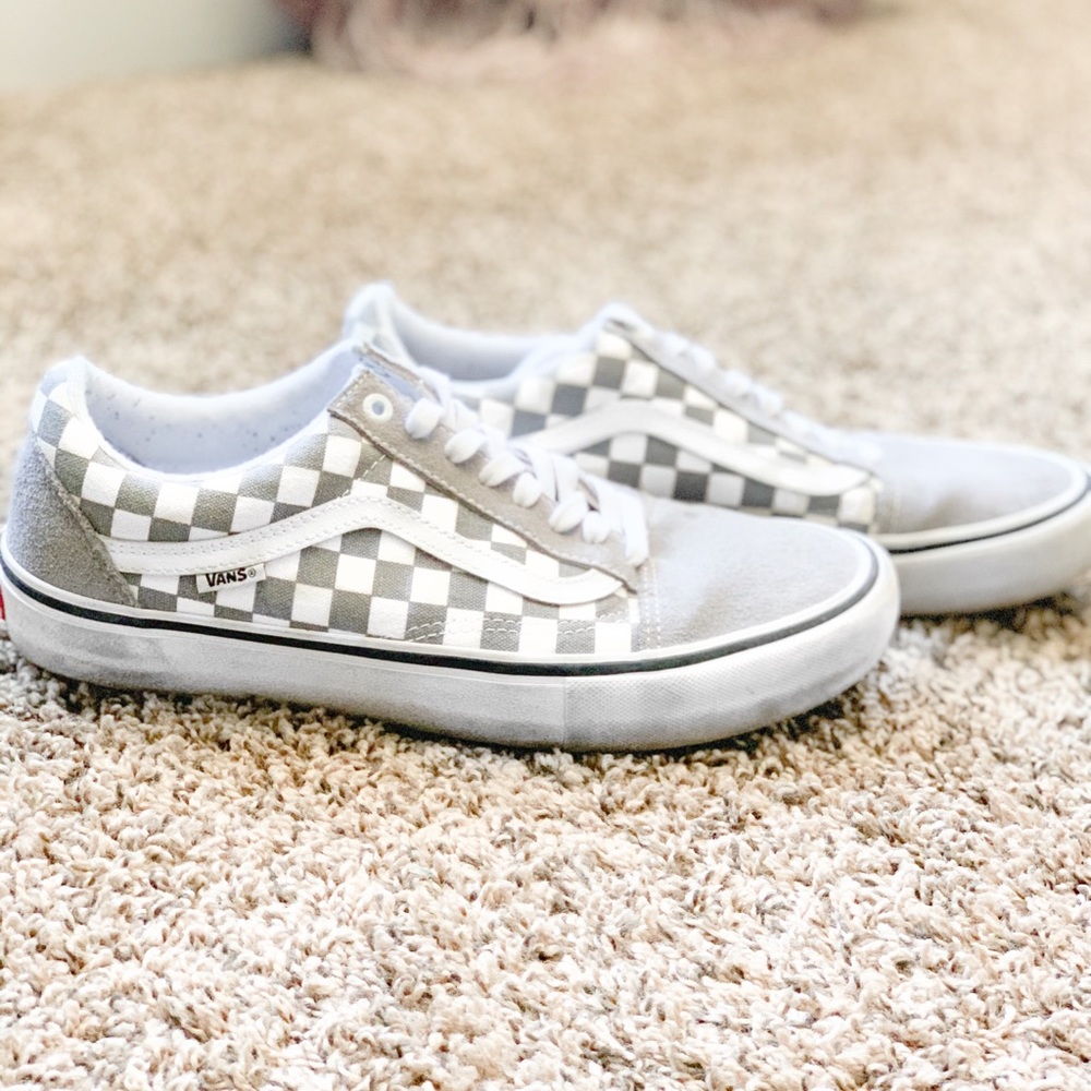 CLASSIC Vans Laced Up Checkerboard Pattern